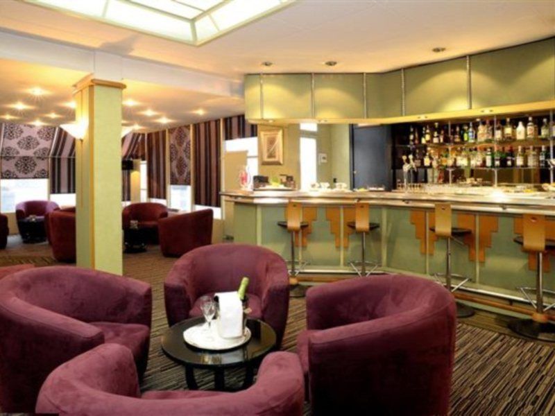 ליון Hotel Chromatics & Restaurant Hill Club מראה חיצוני תמונה